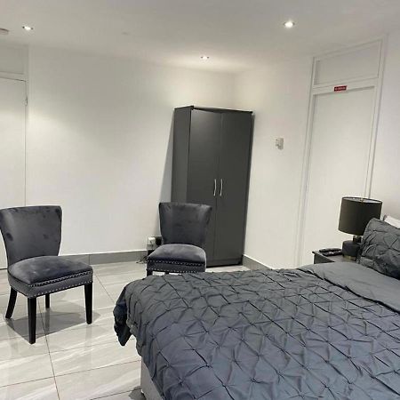 Luxurious 2-Bed Apartment In Woolwich 伦敦 外观 照片