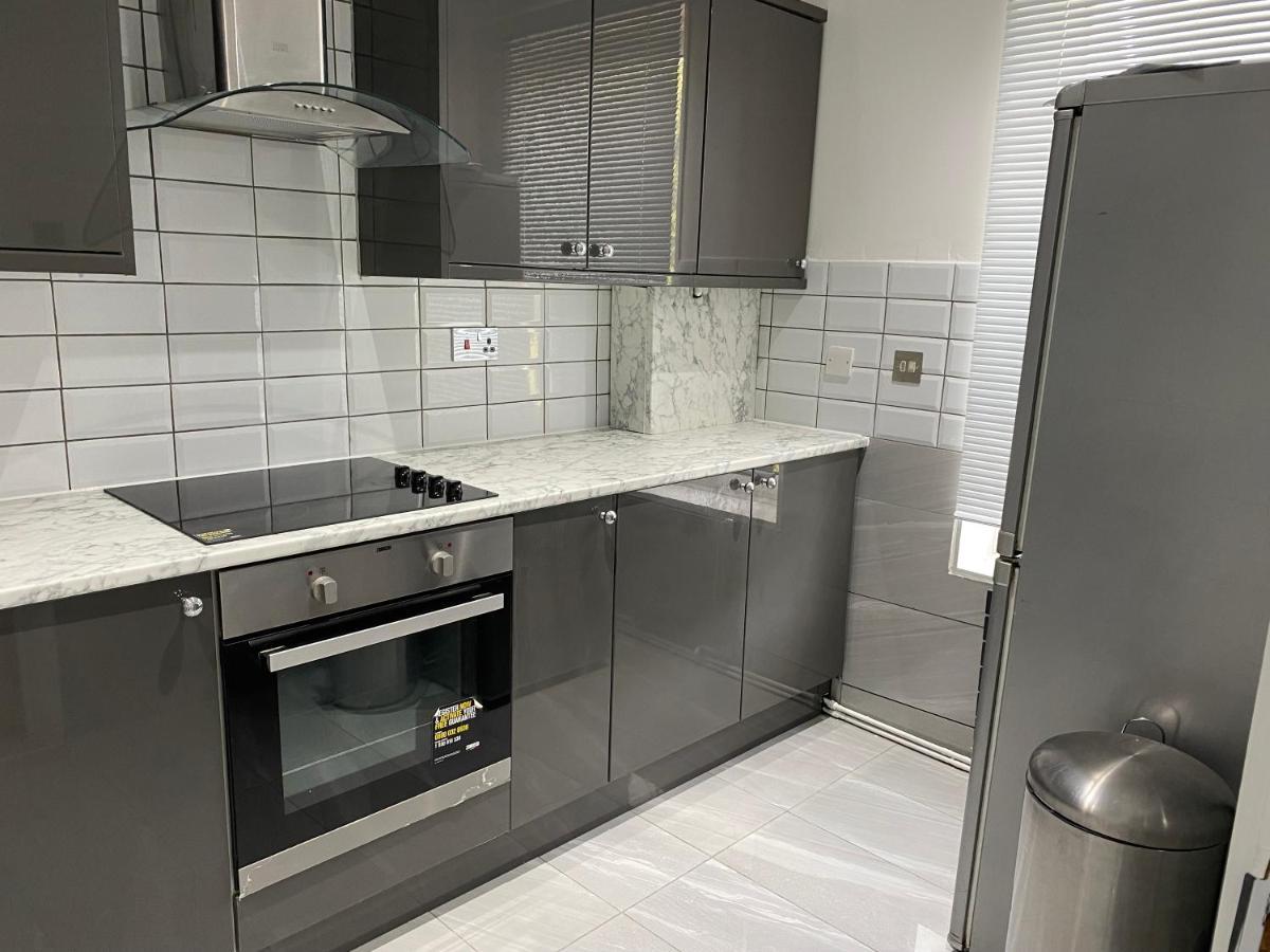 Luxurious 2-Bed Apartment In Woolwich 伦敦 外观 照片