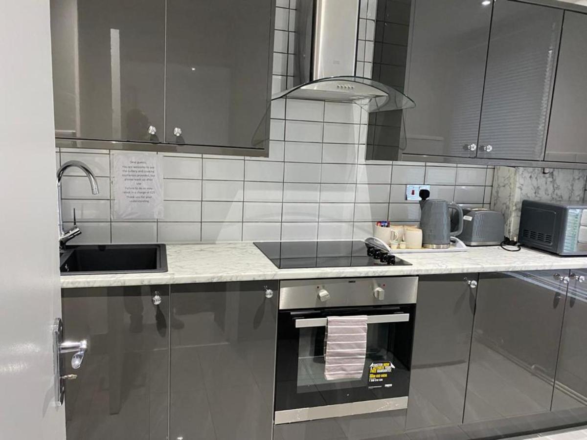 Luxurious 2-Bed Apartment In Woolwich 伦敦 外观 照片